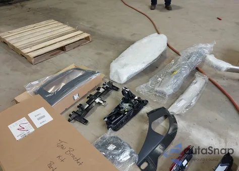 2024 Land Rover Range Rover Lwb 4.6Se из США, поврежденный, VIN NEWPARTS